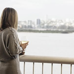 One-Bedroom Ocean View Apartment